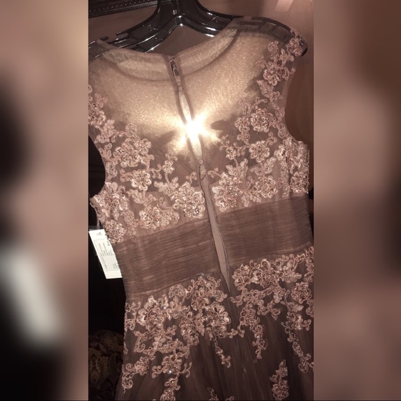 Ball Dress Brand New (MAUVE COLOR DRESS) - Picture 4 of 4